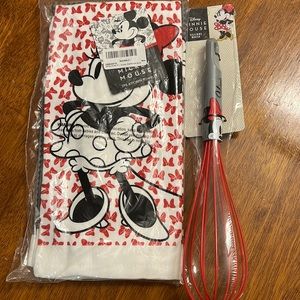 DISNEY Mickey/Minnie Kitchen Towels & Whisk